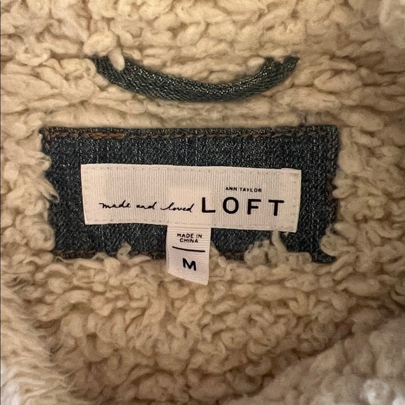 Ann Taylor Loft Light Blue Denim Jacket with White Sherpa Collar and lining - Picture 3 of 11